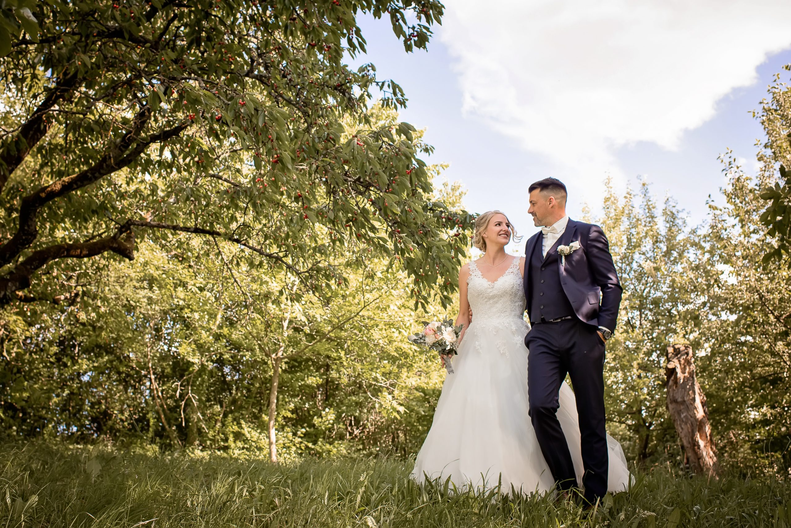 Brautpaar-Shooting in der Natur nach Hochzeit in Friesenheim