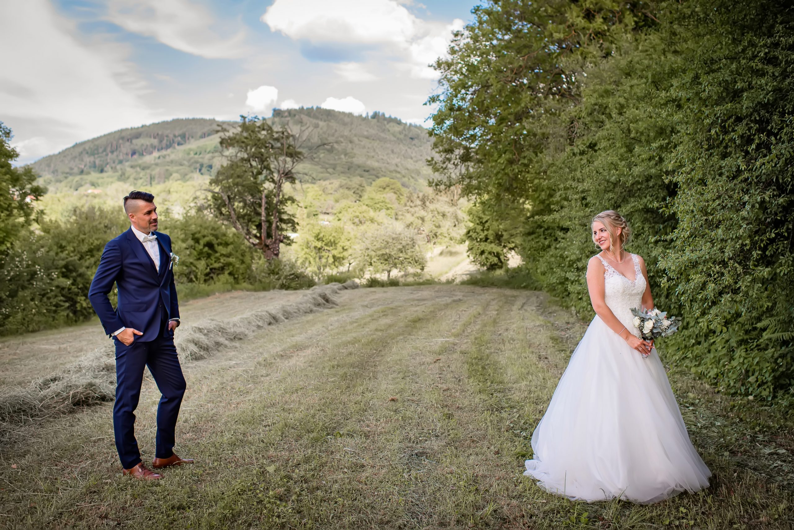 Brautpaar Fotoshooting in der Natur in Friesenheim